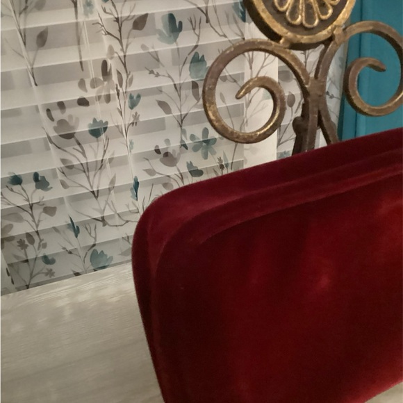 Gucci Red Mini Velvet Bag with Gold Clasp - Picture 7 of 15